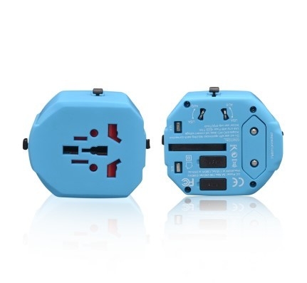 Le voyage universel de remplissage à double accès de prise d'USB avec 250V a évalué la tension