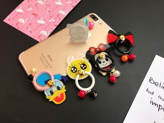 Support de bague de téléphone de bracelet de perle de bande dessinée avec la couleur acrylique de sucrerie