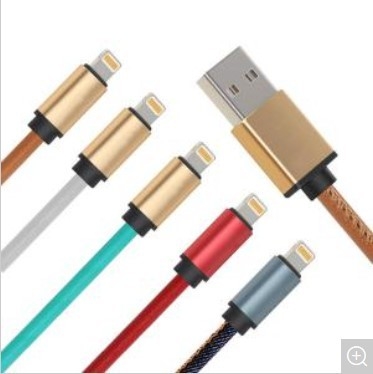 Le câble mobile de chargeur de téléphone portable, unité centrale d'USB 3,0 a couvert le câble de données rapide de charge pour IPhone